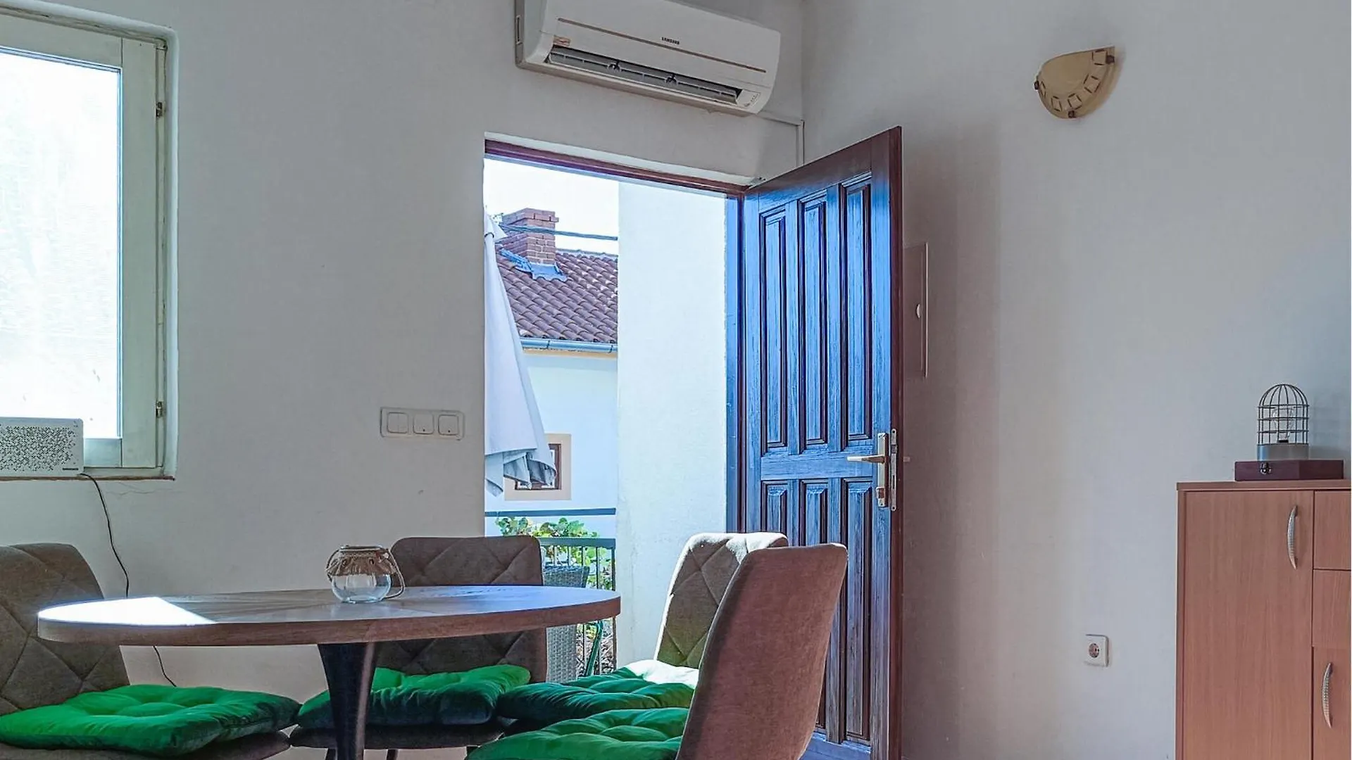 Cozy Apartment In Gornji Karin With Wifi