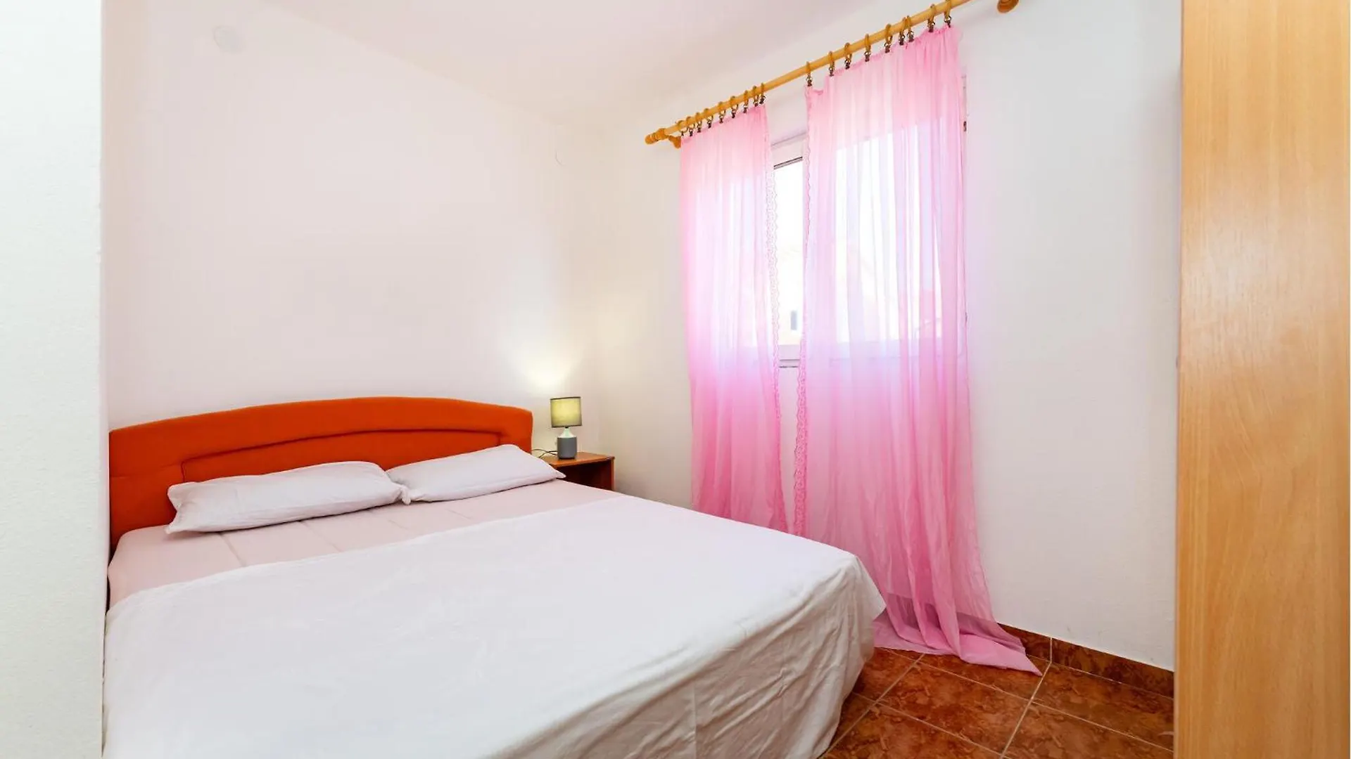 Cozy Apartment In Gornji Karin With Wifi 0*,  Croatia